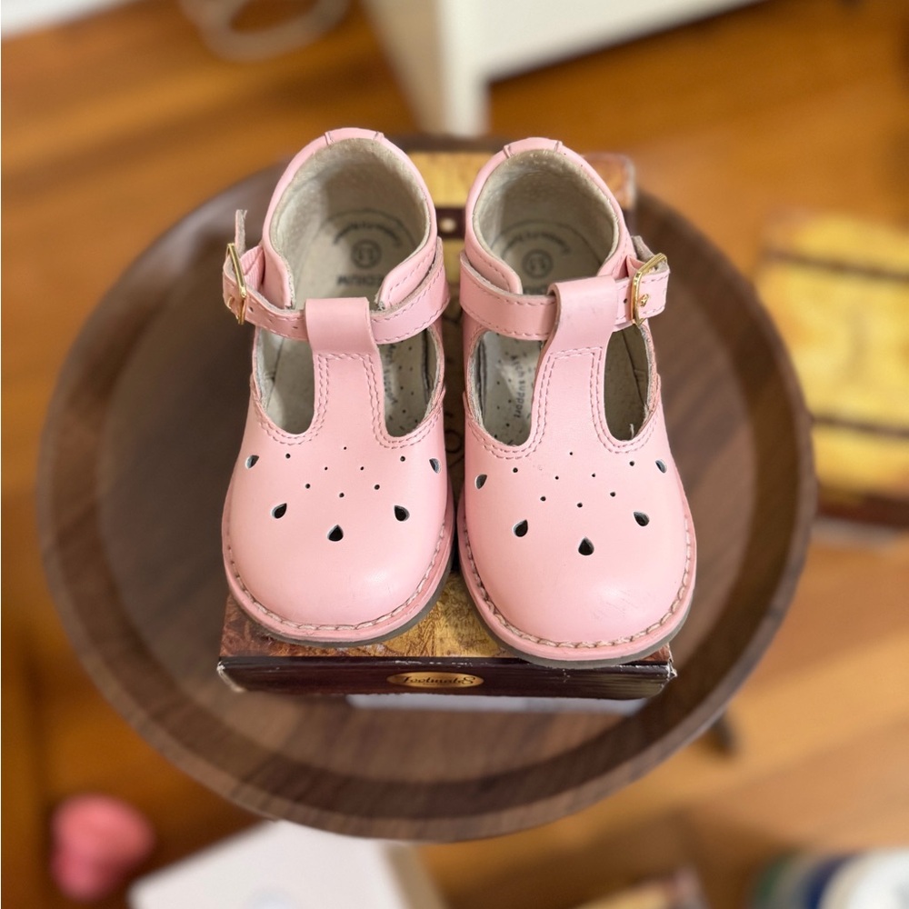Footmates Harper Mary Jane in Size 5.5 in Pink